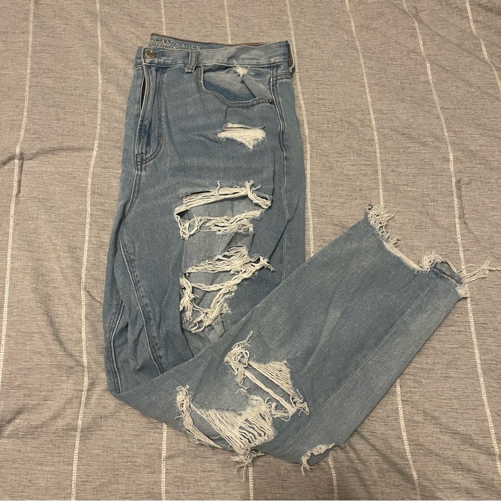 American Eagle Distressed Light Wash Size 14 Jeans